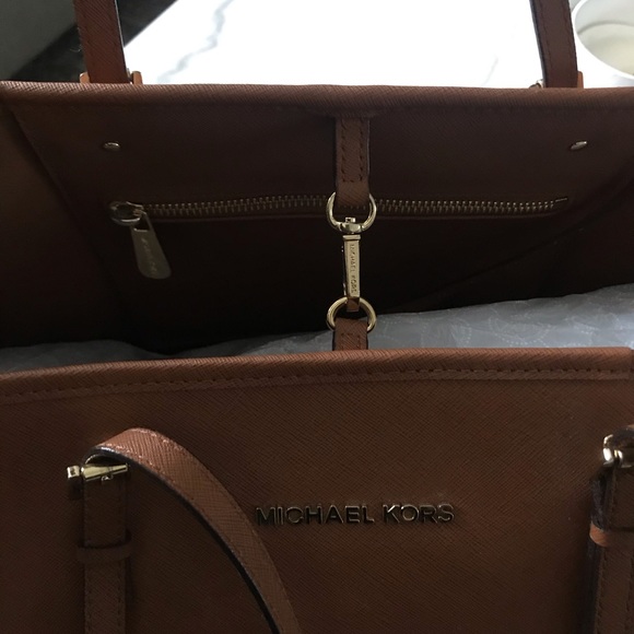 Michael Kors Large Tote - Picture 1 of 2